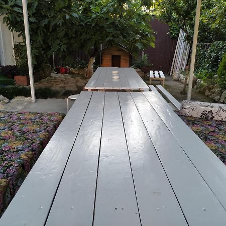 Guest House On Shakirbay 11 Sukhumi Exterior photo