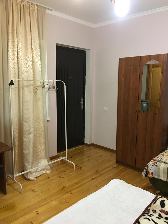 Guest House On Shakirbay 11 Sukhumi Exterior photo